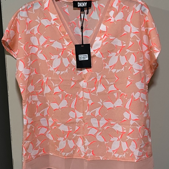 SELLING DKNY BLOUSE FOR WOMEN SIZE SMALL COLOR FLAMINGO 🦩 SLEEVELESS BNWT - Picture 1 of 12